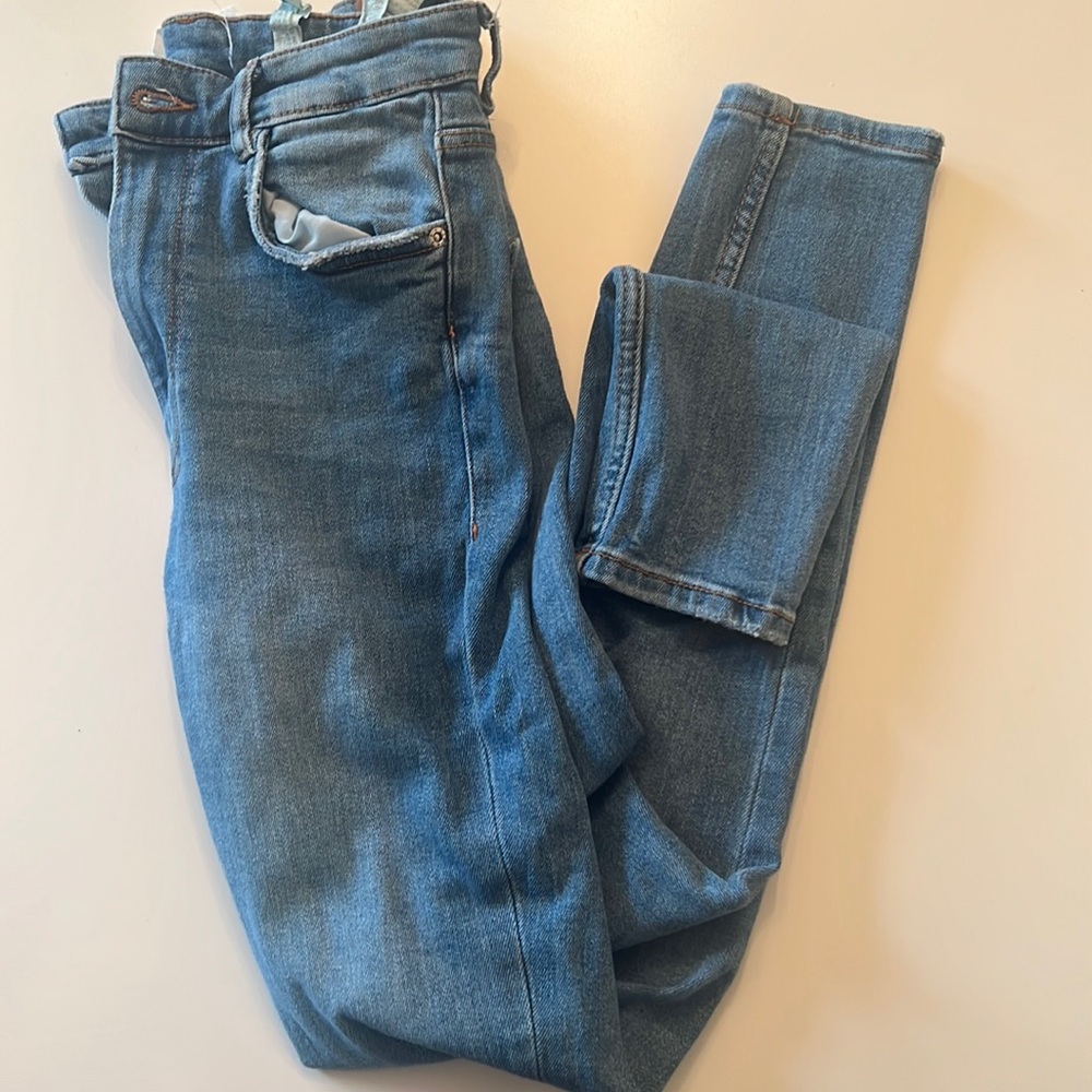DISCONTINUED jeans from Zara